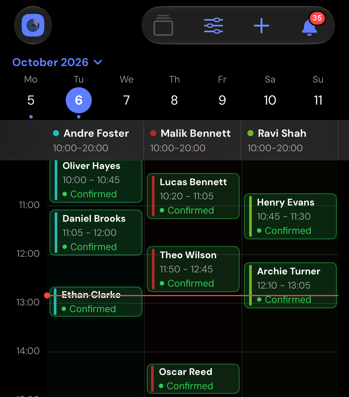 Umovi Calendar showing three employees’ bookings side by side for one day